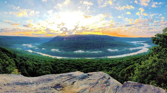 A sunrise above Snoopers Rock in Chattanooga, Tennessee.