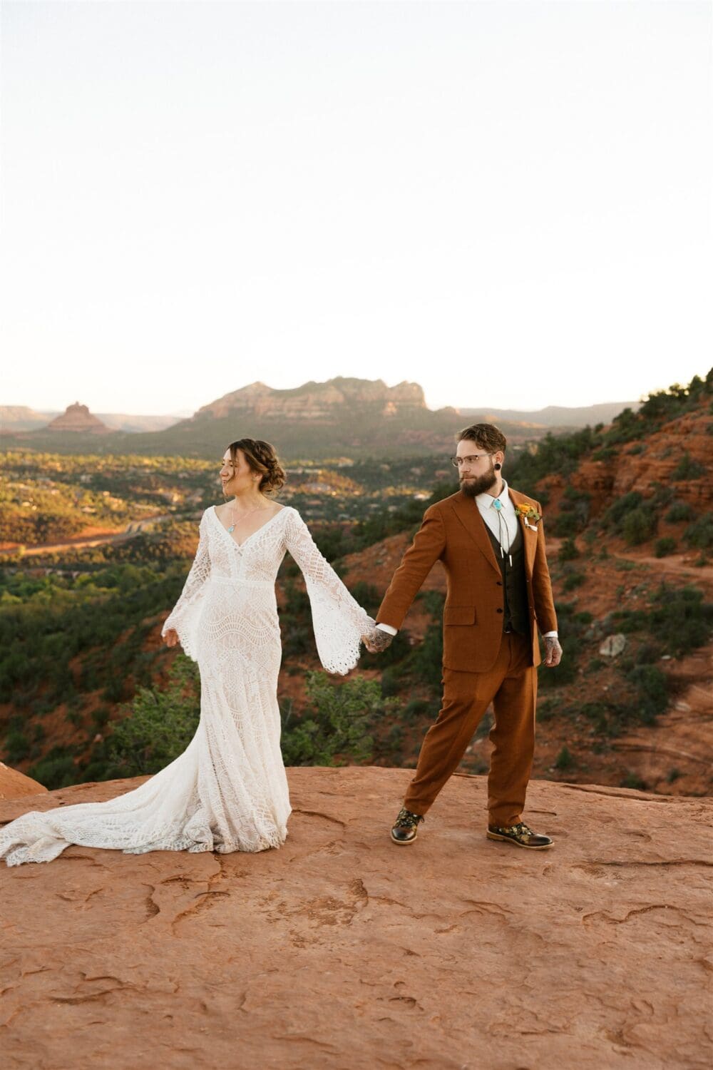 Boho Sedona, Arizona wedding photos & super 8 film at Sky Ranch Lodge by destination wedding photographer, Nicole Kiser.