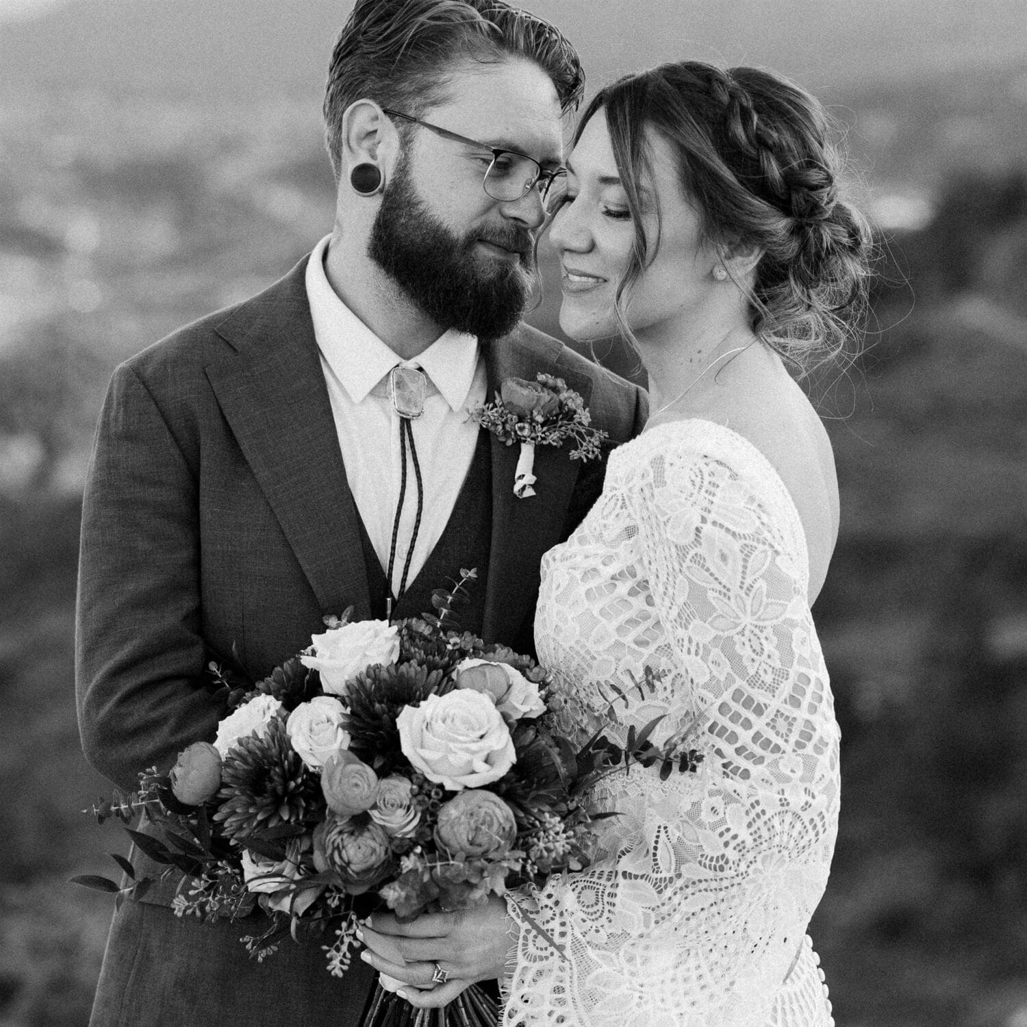 Boho Sedona, Arizona wedding photos & super 8 film at Sky Ranch Lodge by destination wedding photographer, Nicole Kiser.