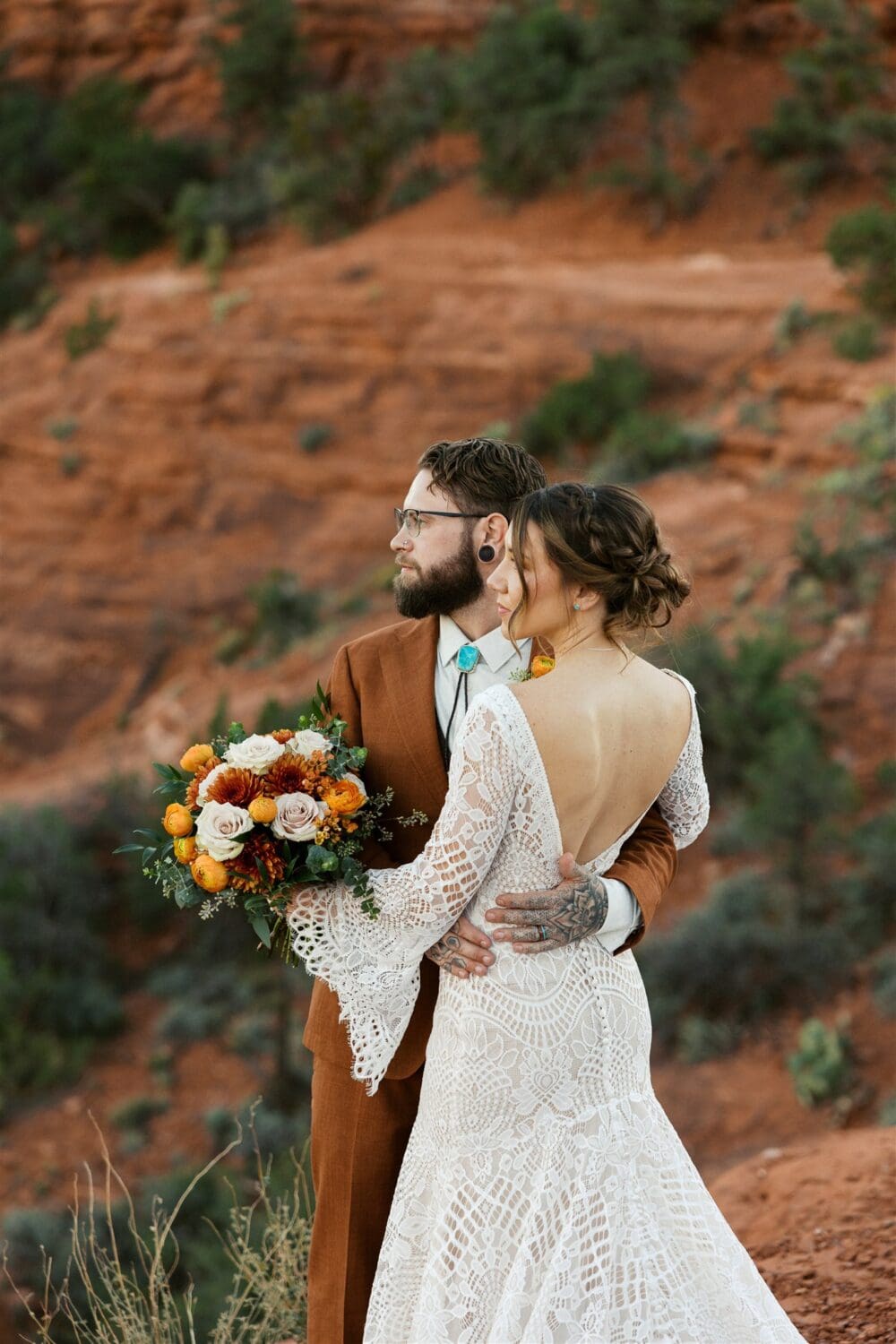 Boho Sedona, Arizona wedding photos & super 8 film at Sky Ranch Lodge by destination wedding photographer, Nicole Kiser.