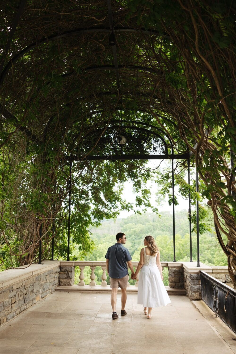 Romantic Cheekwood Gardens Engagement Photos